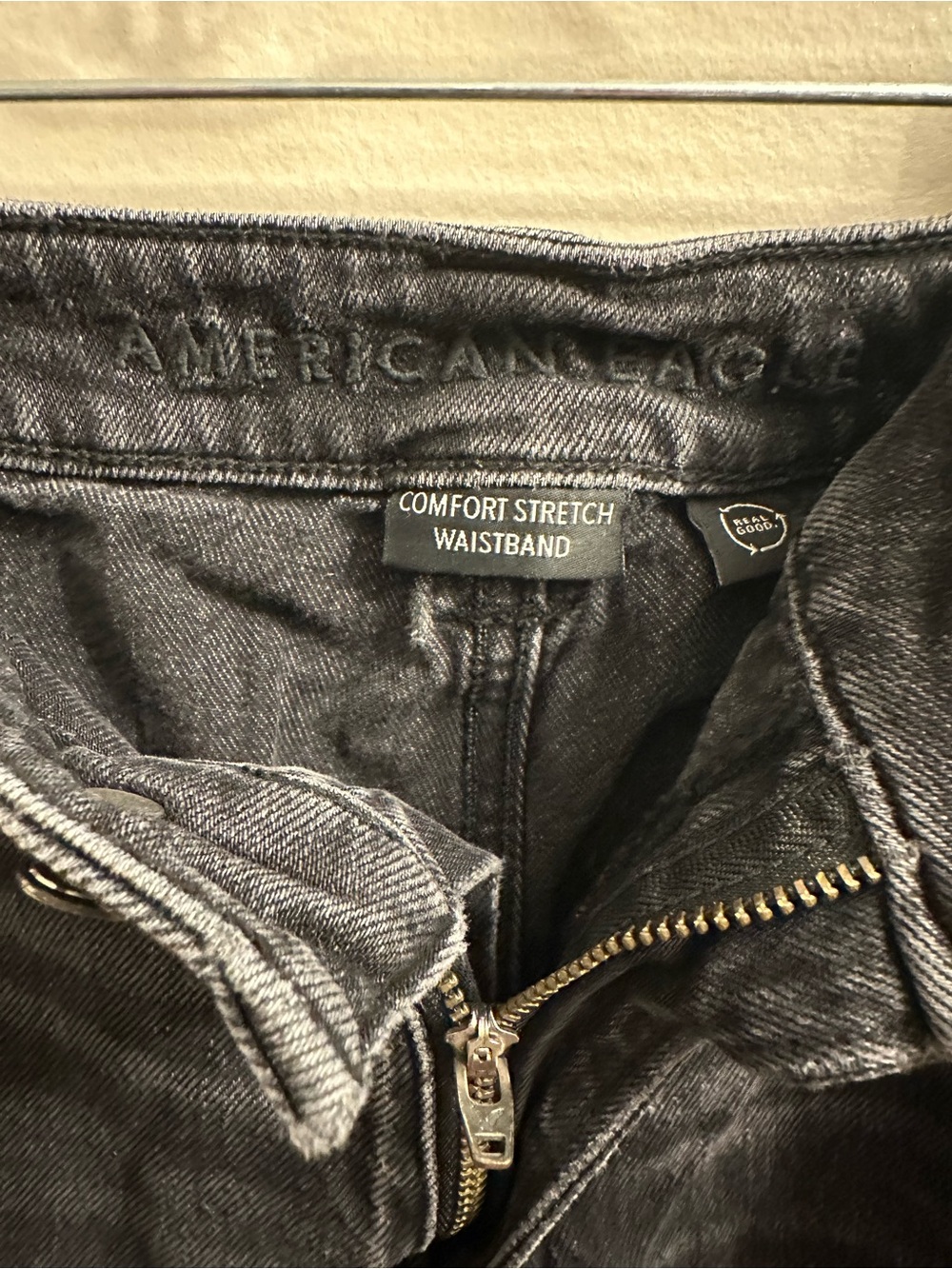 #303 American Eagle Outfitters High-Rise Black Stretch Waistband Jeans